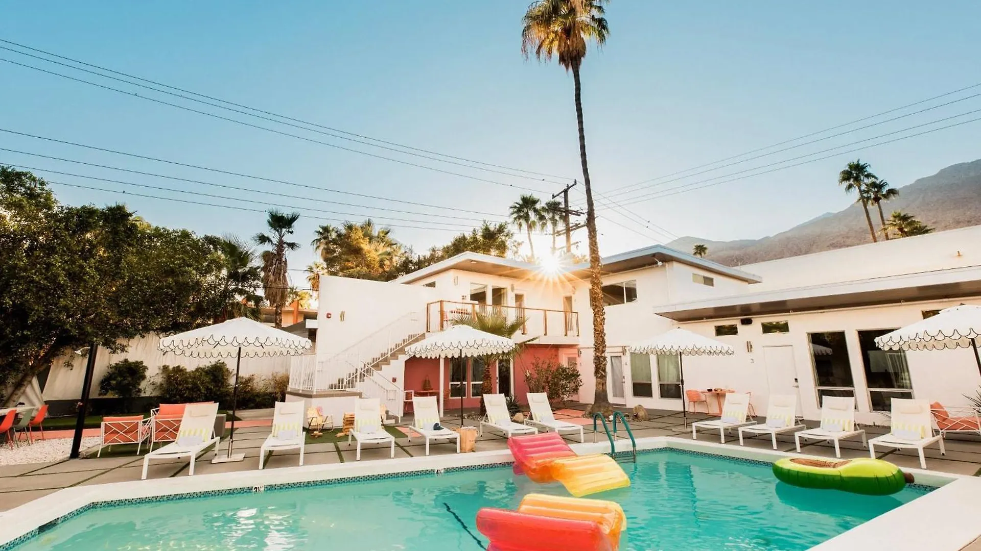 3 Private Rooms At The Wesley Hotel Perfect For Group Stays Palm Springs États-Unis