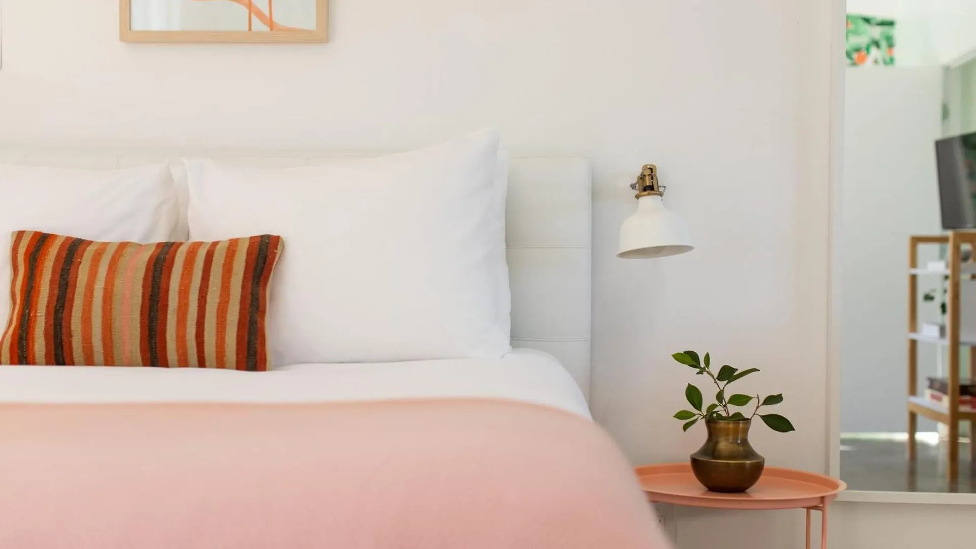 3 Private Rooms At The Wesley Hotel Perfect For Group Stays Palm Springs Hébergement de vacances